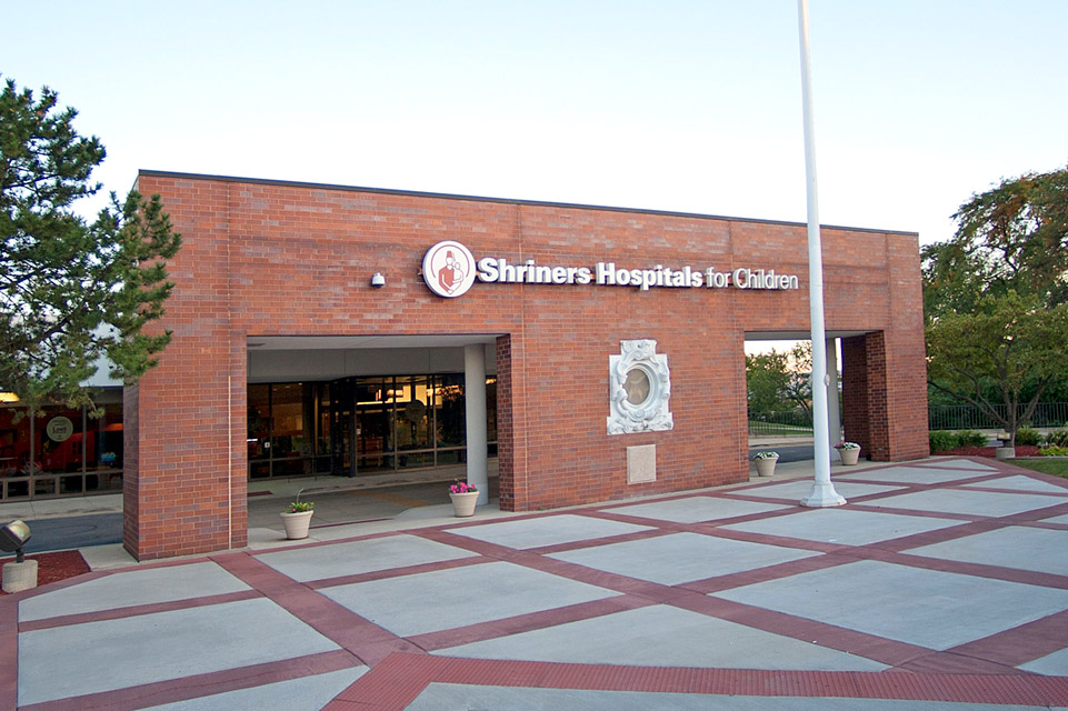 extérieur du bâtiment de l’hôpital de Chicago