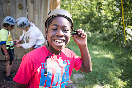 paciente sonriendo en el campamento Camp Ytilba