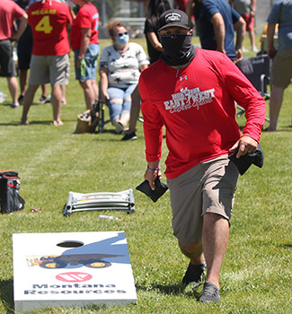 Joueur de Cornhole