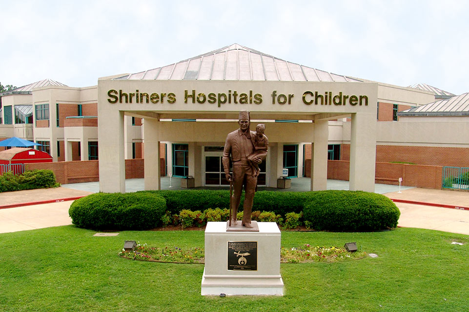 Devant l’hôpital de Shreveport