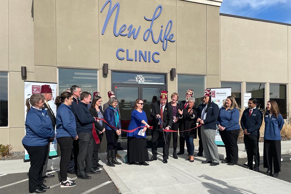 yakima ribbon cutting participants