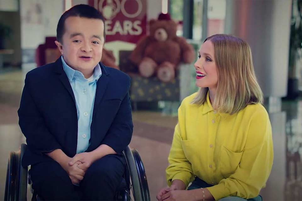 Shriners Children's spokespatient Alec with Kristen Bell.