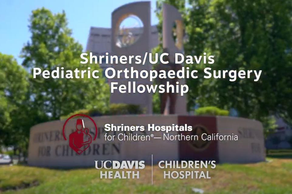 Bourse de recherche Shriners/UC Davis en chirurgie orthopédique pédiatrique, logo des Hôpitaux Shriners pour enfants, logo UC Davis Health, hôpital en arrière-plan